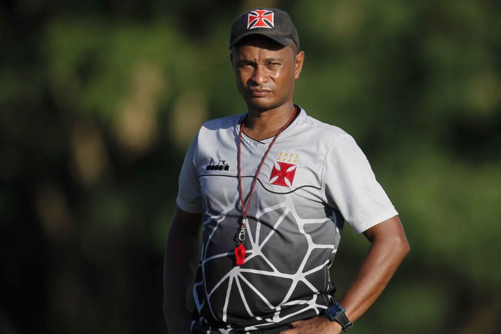 atltico-anuncia-antony-menezes-no-comando-do-feminino