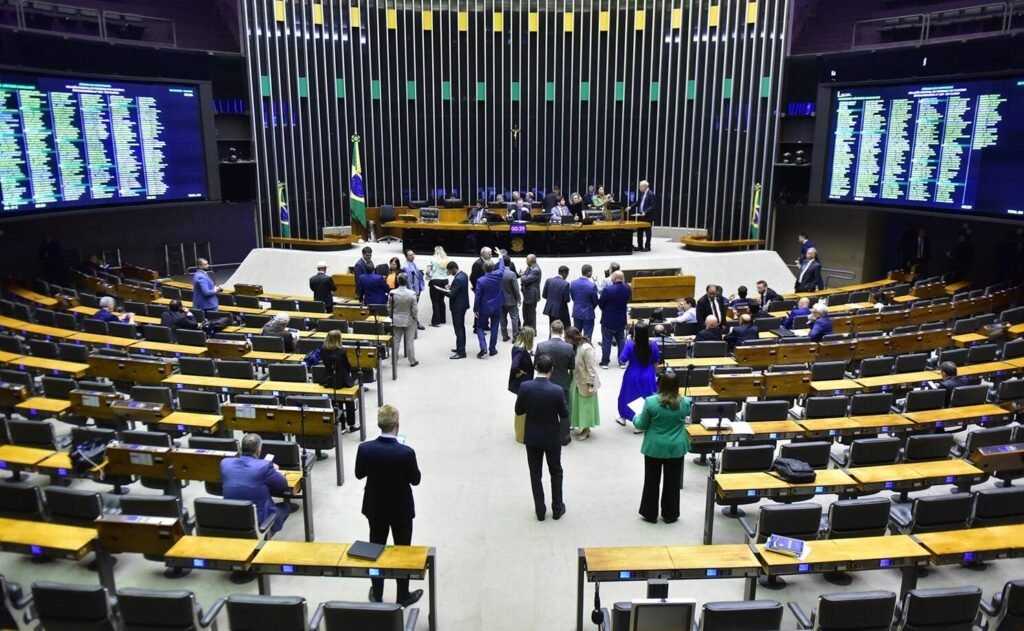 Gasto com cotas parlamentares em 10 anos superam oramento anual de 97% dos municpios brasileiros gasto-com-cotas-parlamentares-em-10-anos-superam-oramento-anual-de-97%-dos-municpios-brasileiros