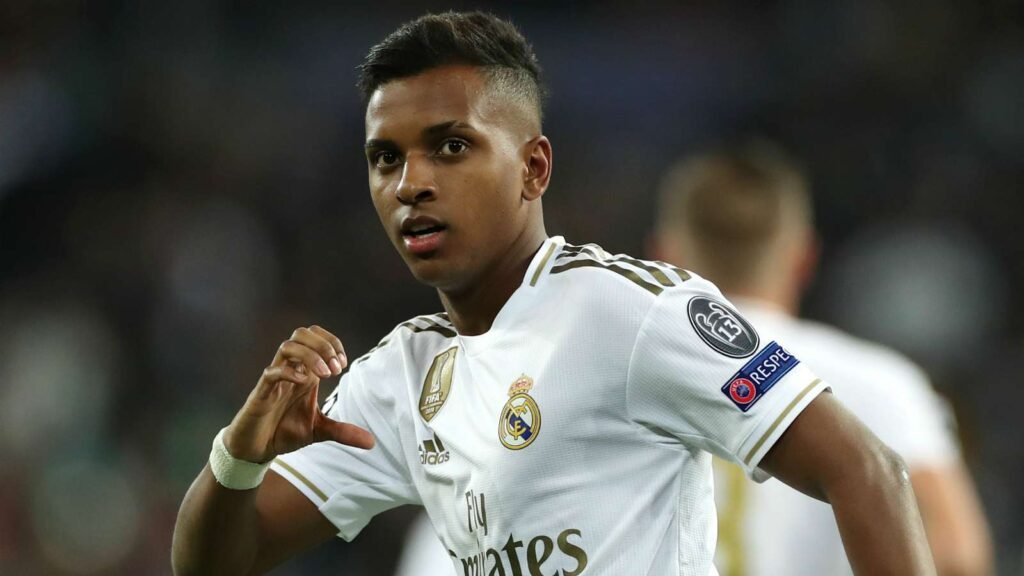 rodrygo-explode-a-torcida-do-so-paulo-de-felicidade-e-confirma-vnculo