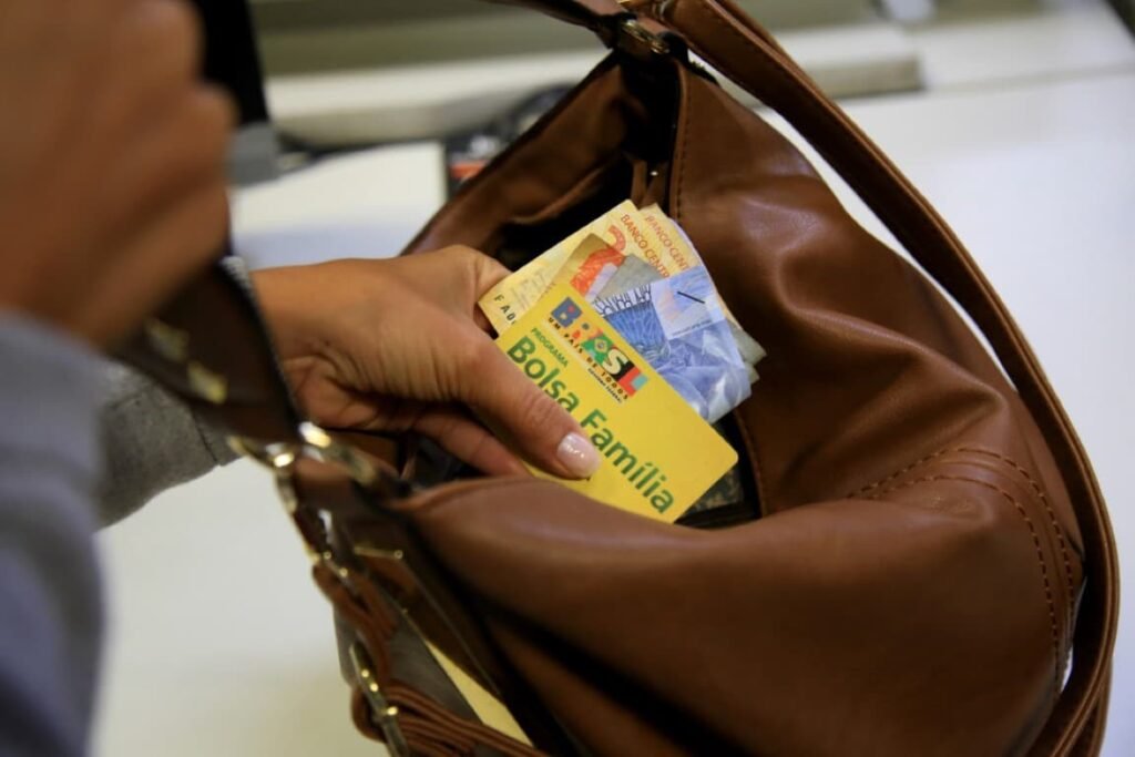Como alterar ou desbloquear a senha do carto Bolsa Famlia: Passo a Passo como-alterar-ou-desbloquear-a-senha-do-carto-bolsa-famlia:-passo-a-passo