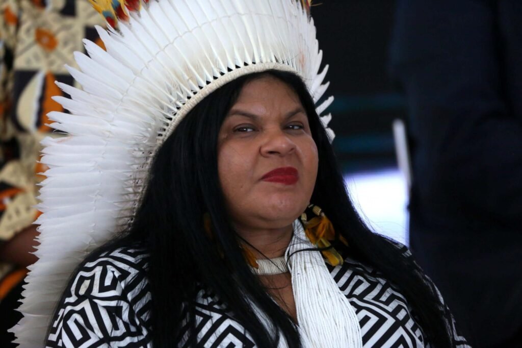 revelada-causa-da-internao-de-sonia-guajajara