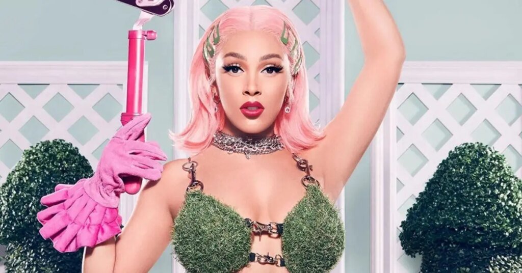 Cantora Doja Cat tem os dentes quebrados ao ser agredida pelo irmo cantora-doja-cat-tem-os-dentes-quebrados-ao-ser-agredida-pelo-irmo