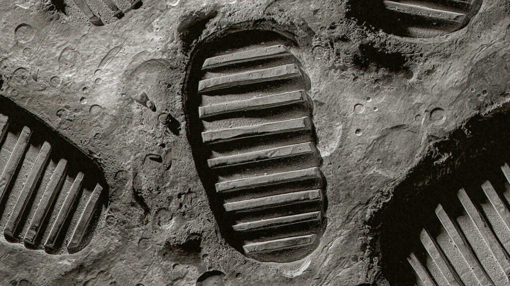 extrao-e-cinzas-humanas:-o-que-fazemos-com-a-lua-arriscado-e-vai-transform-la-para-sempre