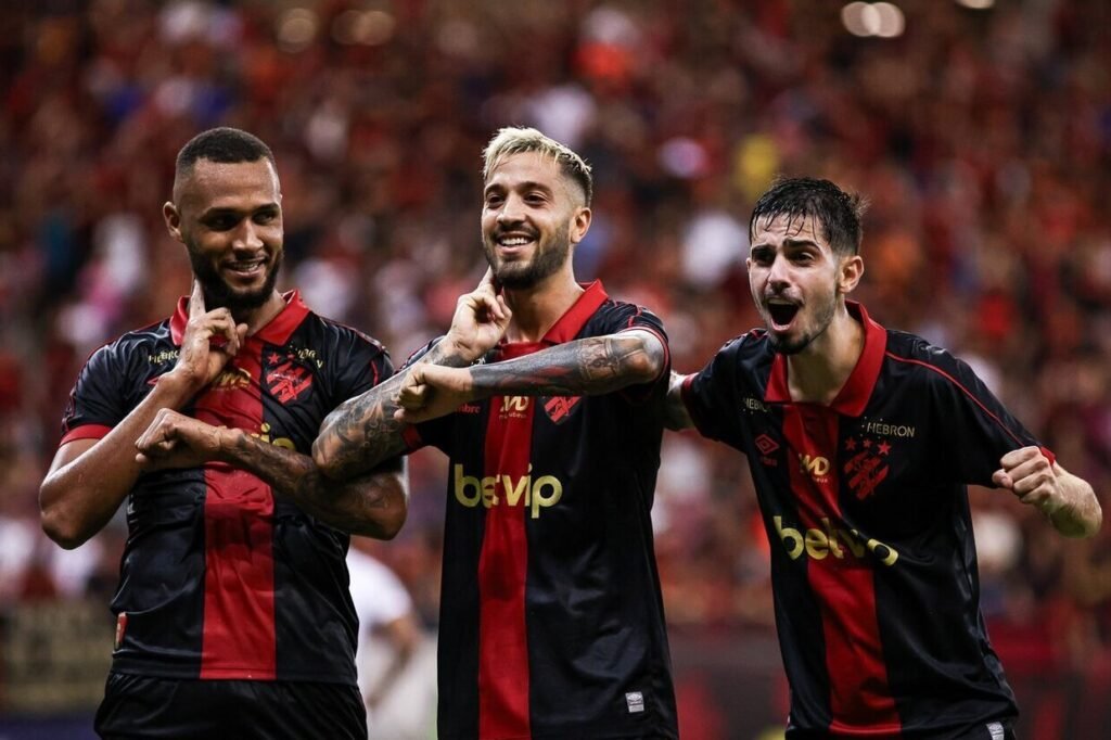 sport-leva-susto,-mas-vira-para-cima-do-treze-e-vence-a-primeira-no-nordesto