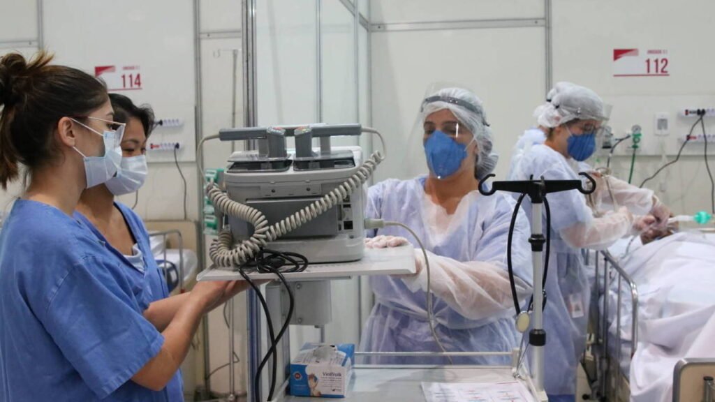 cerca-de-r$-17-bi-parados-durante-pandemia-sero-reinvestidos-na-sade,-anuncia-ministrio