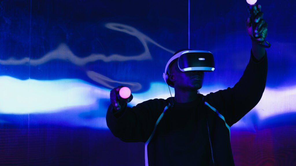 POLMICA: homem dirige carro com culos de realidade virtual da Apple polmica:-homem-dirige-carro-com-culos-de-realidade-virtual-da-apple