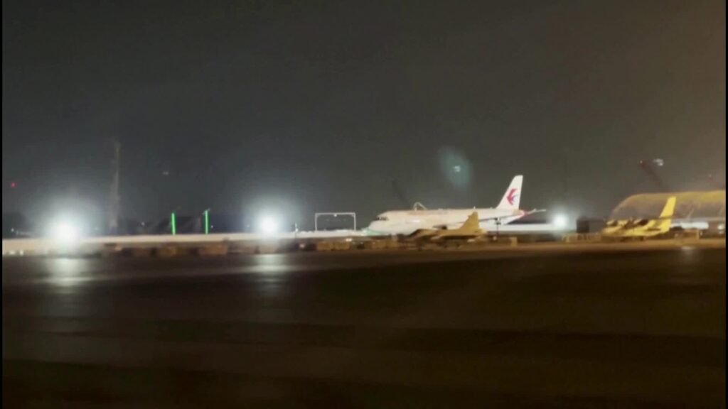 China mostra ao mundo jato C919, avio de passageiros que promete desafiar os rivais A320 e o 737 china-mostra-ao-mundo-jato-c919,-avio-de-passageiros-que-promete-desafiar-os-rivais-a320-e-o-737