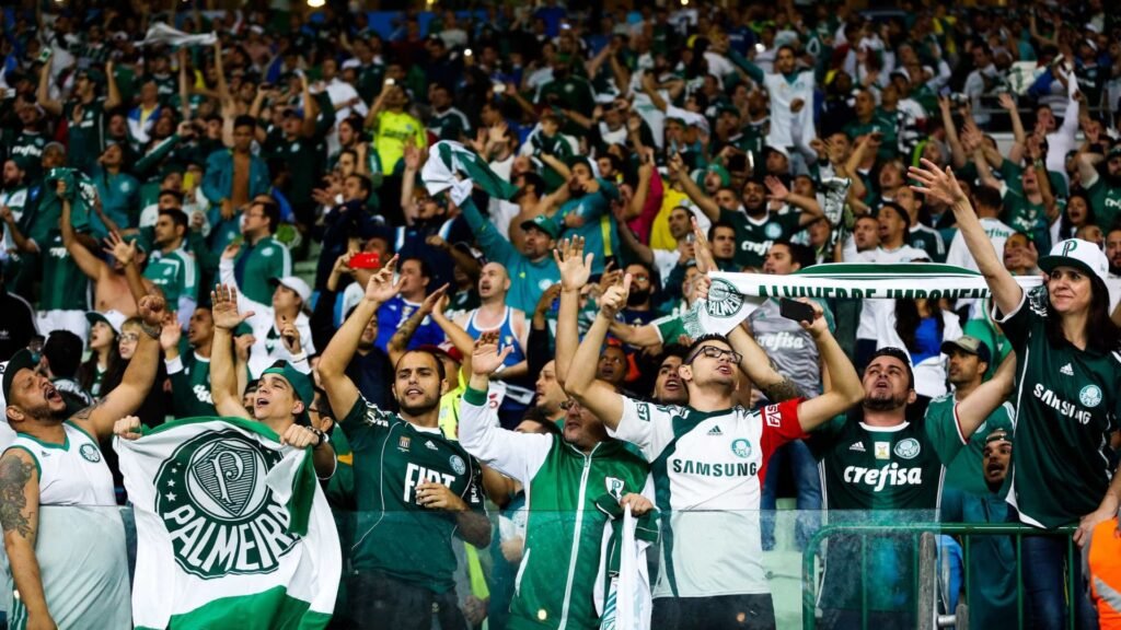 palmeiras-deixa-flamengo-e-corinthians-no-cheirinho-quando-assunto-torcida