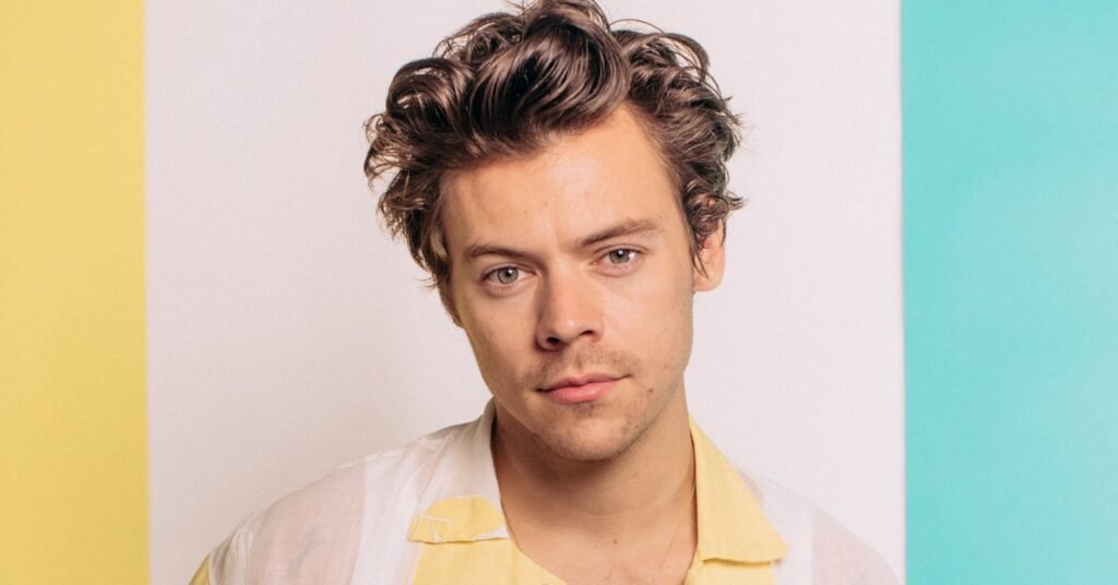 Brasileira acaba presa aps enviar 8.000 cartas ao cantor Harry Styles brasileira-acaba-presa-aps-enviar-8.000-cartas-ao-cantor-harry-styles