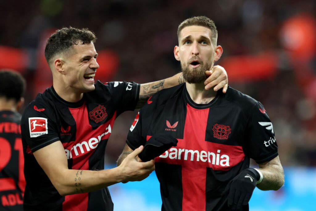 leverkusen-se-aproveita-de-falha-do-goleiro,-bate-mainz-e-segue-absoluto-no-alemo
