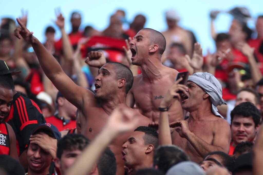 torcida-do-flamengo-est-espumando-de-raiva-com-tite