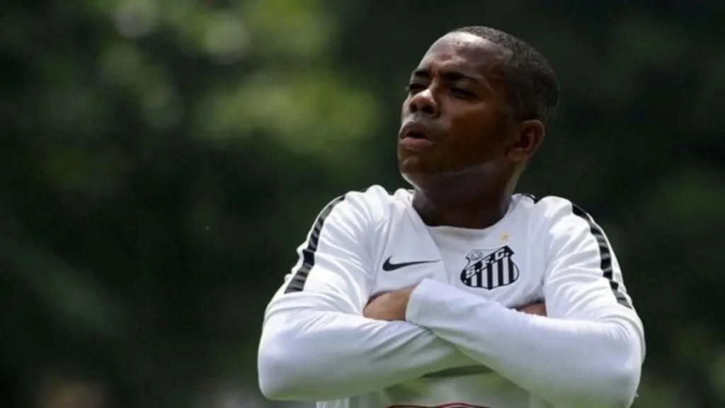 santos-se-manifesta-sobre-presena-de-robinho-no-ct