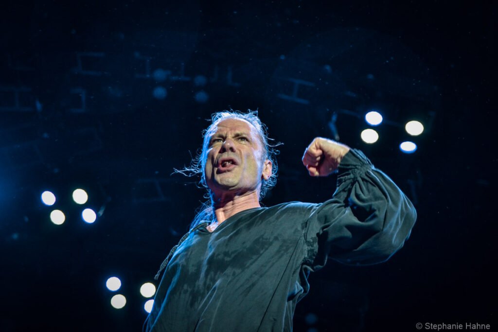 bruce-dickinson-deixa-o-iron-maiden-de-lado-e-lana-o-aguardado-disco-solo-the-mandrake-project