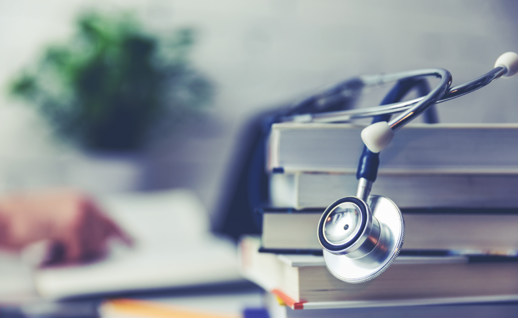 R$ 5 bilhes para o futuro da medicina: ex-professora faz doao e emociona alunos nos EUA r$-5-bilhes-para-o-futuro-da-medicina:-ex-professora-faz-doao-e-emociona-alunos-nos-eua