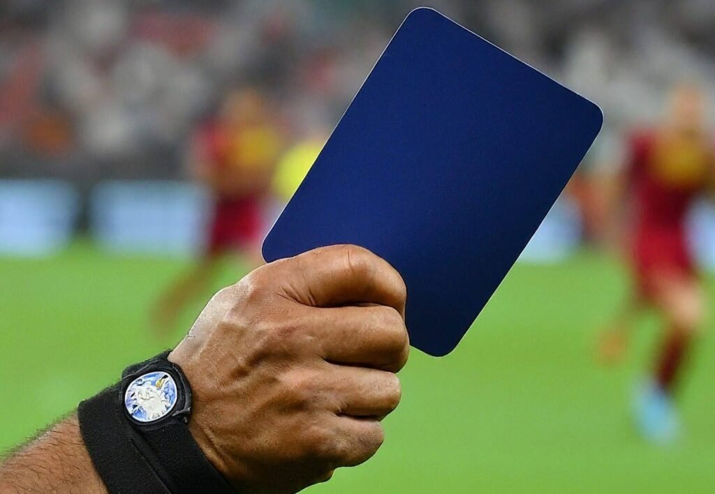 carto-azul-chega-causando-nas-regras-do-futebol