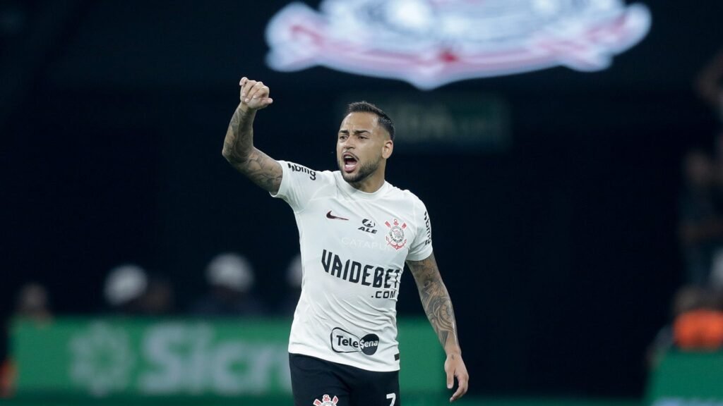 corinthians-aguarda-shakhtar-e-deseja-cobrir-oferta-do-flamengo-por-maycon