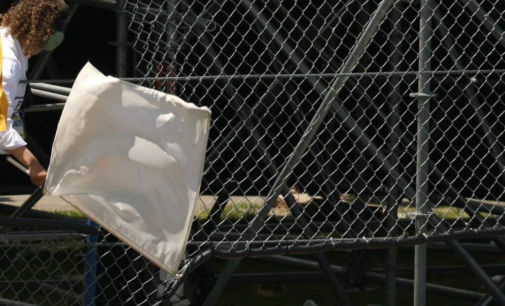 bandeira-branca-na-frmula-1:-quando-usada,-regras-e-informaes