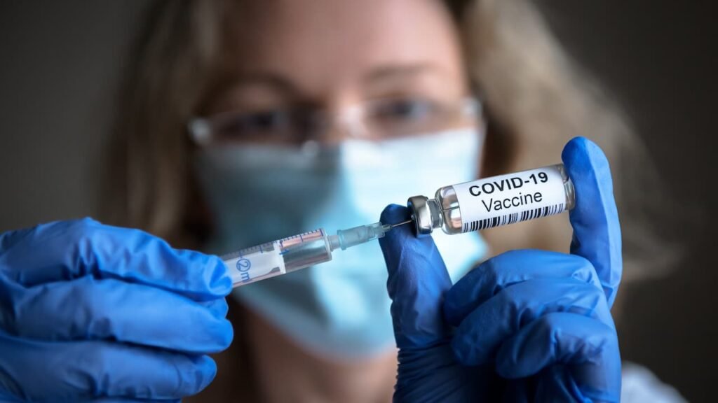Homem recebe mais de 200 doses da mesma vacina; veja o resultado no corpo homem-recebe-mais-de-200-doses-da-mesma-vacina;-veja-o-resultado-no-corpo
