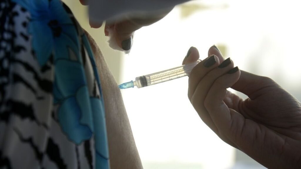DF ter 125 locais de vacinao contra gripe nesta tera-feira df-ter-125-locais-de-vacinao-contra-gripe-nesta-tera-feira