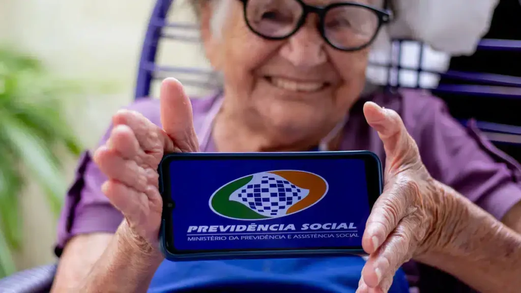 confira-os-benefcios-de-ter-um-carto-da-terceira-idade