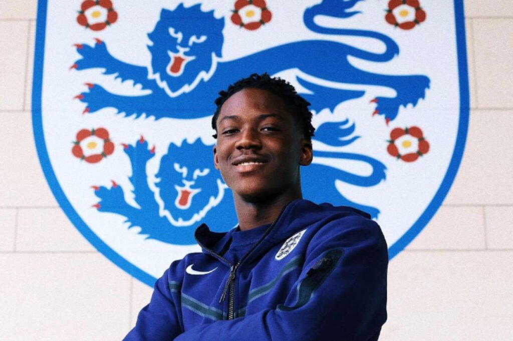 f-de-ronaldinho-e-comparado-a-seedorf:-conhea-mainoo,-o-novo-prodgio-da-inglaterra