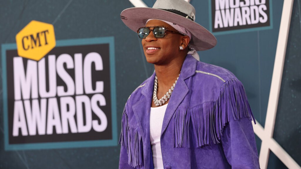 jimmie-allen-anuncia-nascimento-de-gmeos-durante-processo-de-divrcio