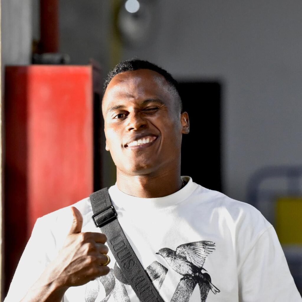 estou-sendo-feliz-no-clube-e-na-seleo,-diz-jhon-arias-sobre-momento-que-vive