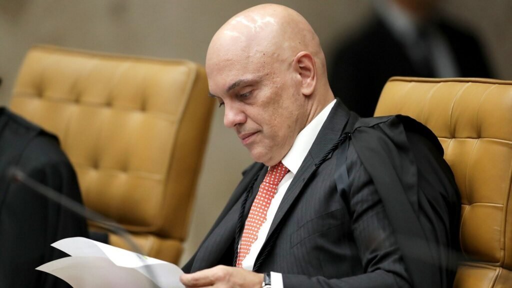 moraes-manda-soltar-trs-coronis-da-pm-do-distrito-federal-rus-pelo-8-de-janeiro