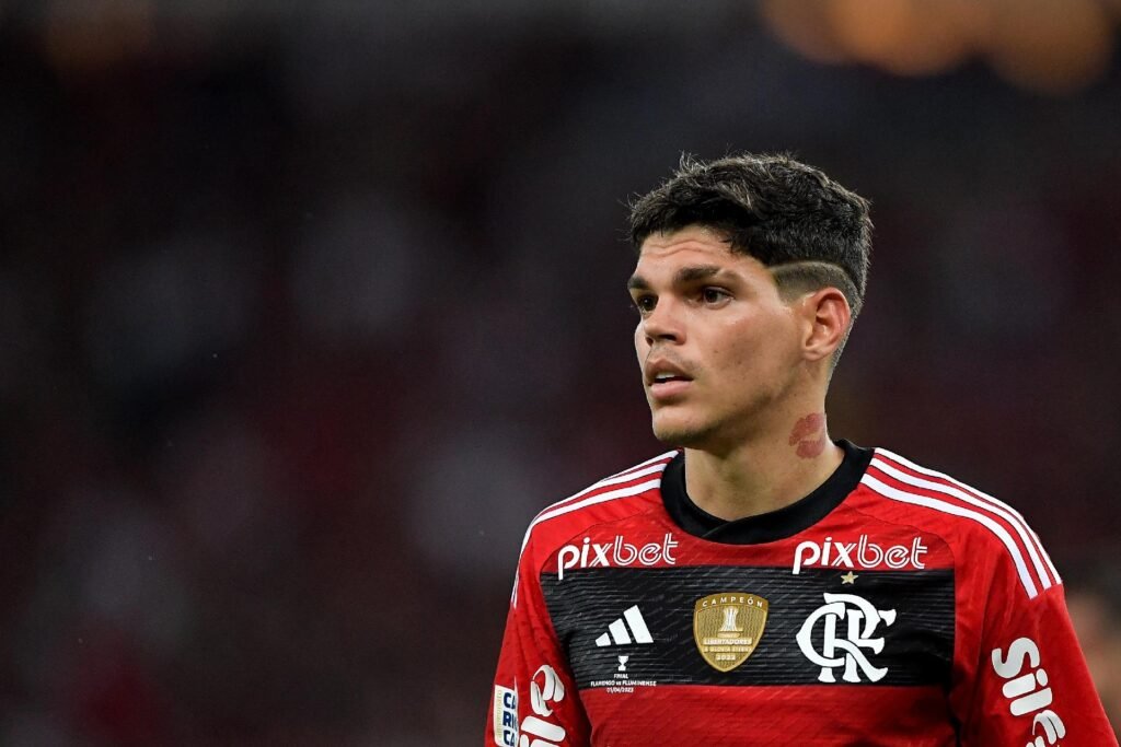 salrio-de-ayrton-lucas-vai-te-fazer-cair-da-cadeira