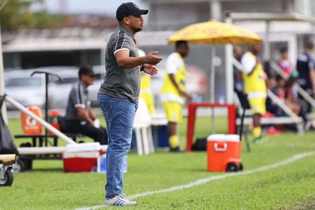 bruno-silva-no-resiste-a-incio-ruim-das-sereias-da-vila