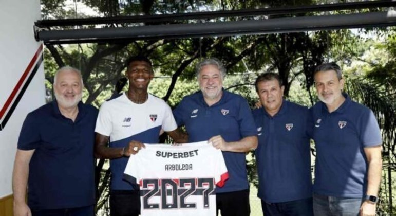 So Paulo anuncia renovao com Arboleda: at o fim de 2027 so-paulo-anuncia-renovao-com-arboleda:-at-o-fim-de-2027