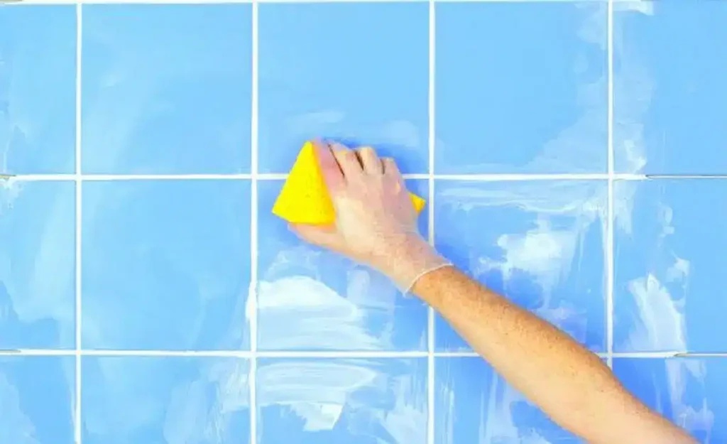 mistura-poderosa-que-promete-limpar-toda-a-sujeira-do-rejunte-no-seu-banheiro