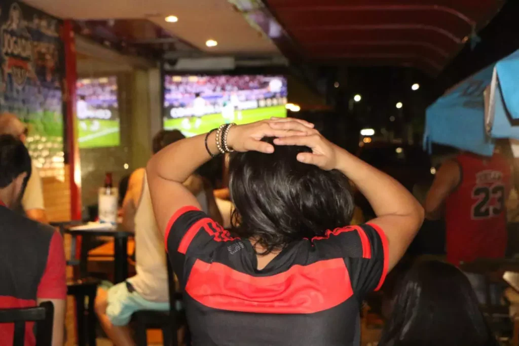 jogador-do-flamengo-foi-assaltado-e-medalha-foi-roubada