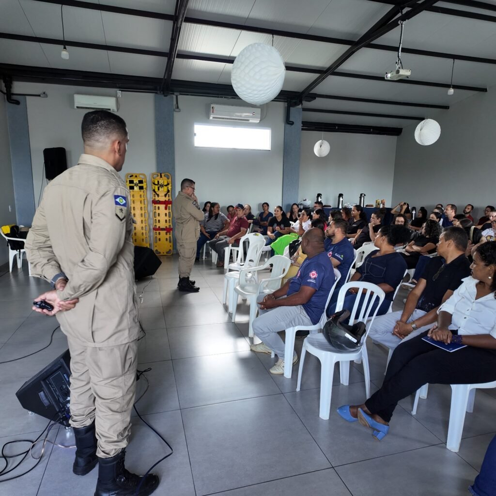 Sem SAMU Bombeiros capacitam profissionais de saúde para emergências