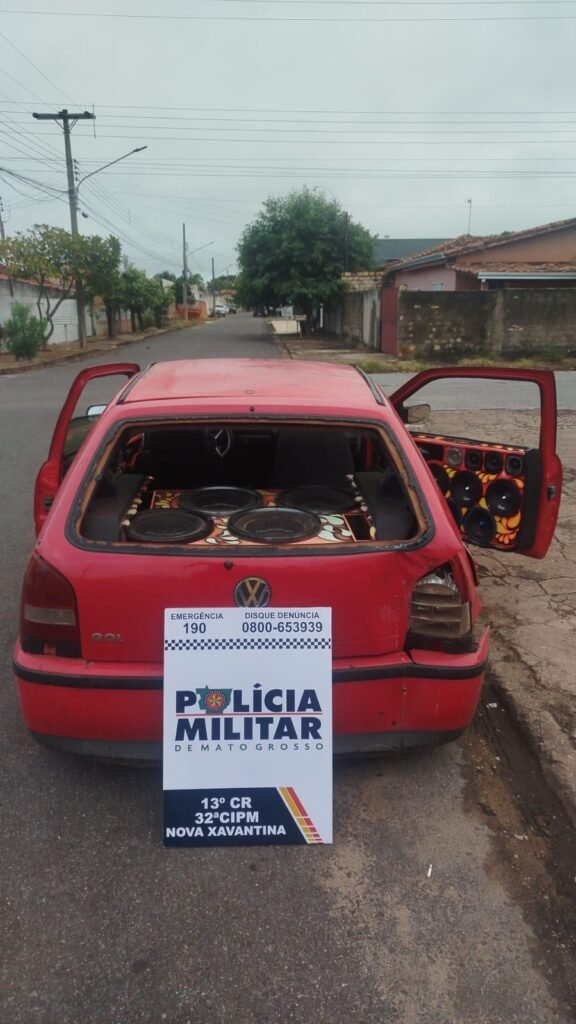 Motorista embriagado bate em muro e tenta fugir em bairro residencial de manhã cedo