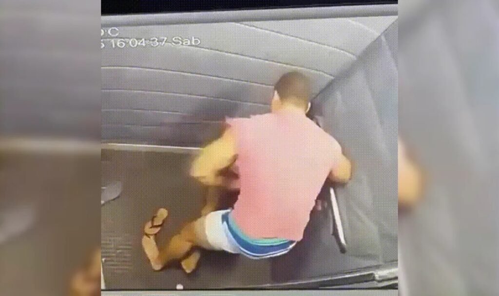 Mulher é agredida brutalmente pelo namorado dentro do elevador em Natal