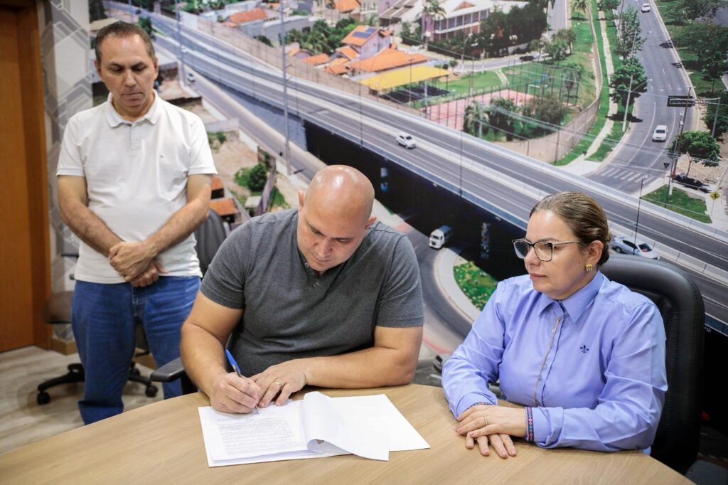 Lei sancionada pelo prefeito institui selo “Cuiabá Protege Mulheres”
