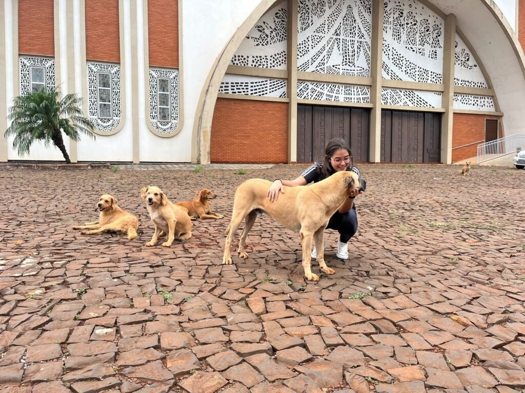 Yasmin Mireli oferece serviço de pet sitter com vagas abertas para o Carnaval