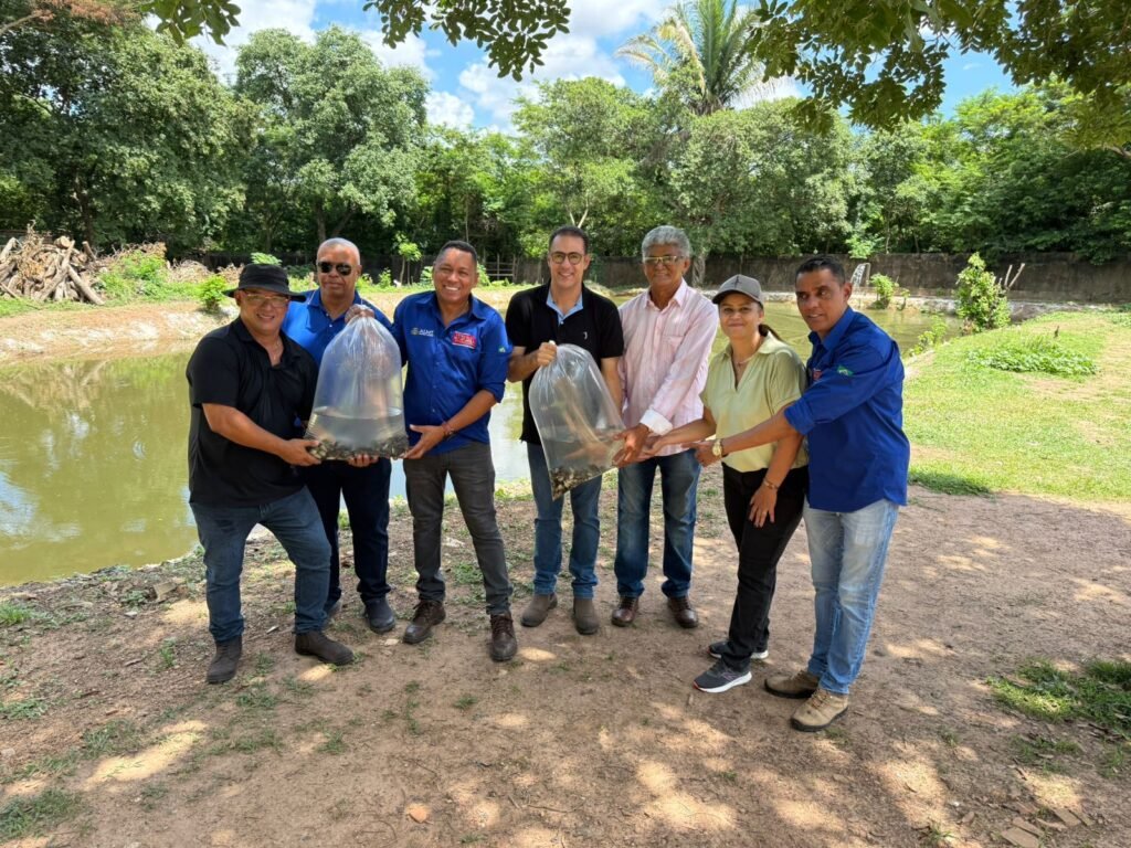 Juca do Guaraná entrega alevinos em Várzea Grande e avança em estudo de aquaponia