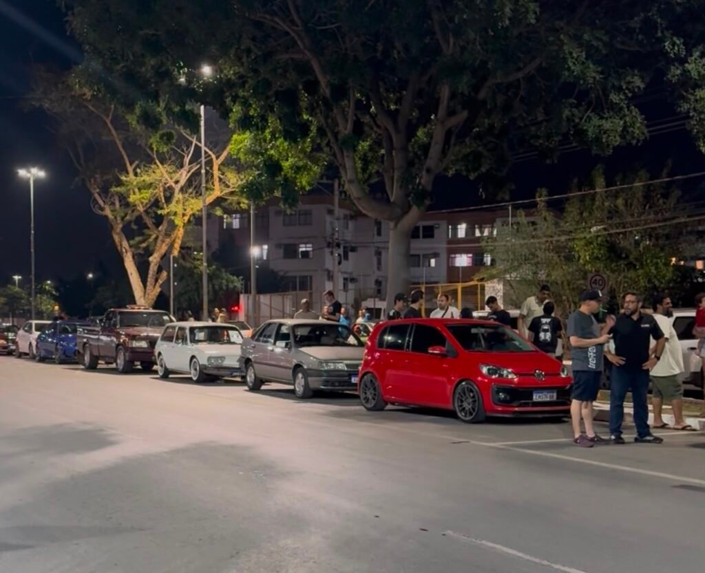 Carreata com mais de 80 máquinas toma as ruas de Cuiabá e abre oficialmente a Copa Brasil de Arrancada