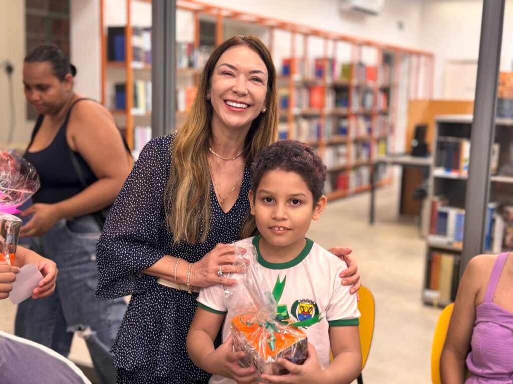 Prefeitura de Diamantino realiza entrega de abafadores auditivos para crianças autistas das redes municipal e estadual