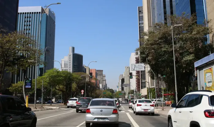Economistas propõem taxar ricos em vez de cortar gastos sociais