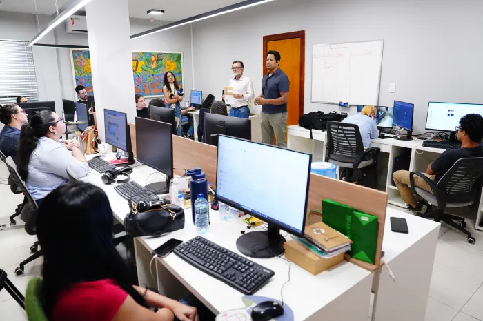 Equipe da ALMT visita veículos de comunicação para incentivar inscrições ao Troféu Parlamento